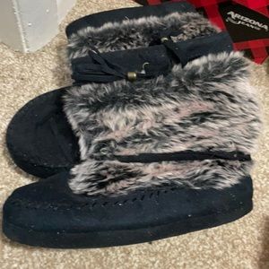 Fur slippers